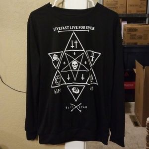 Long sleeve graphic top